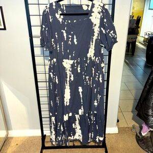 Lightweight Blue and White Dress with Pockets EUC